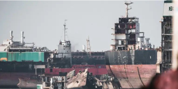 2023年迄今幼型集装箱船拆解量的激增